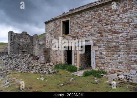Ruinen der Crackpot Hall in der Nähe von Keld auf dem Gipfel von Swaledale im Yorkshire Dales National Park, Großbritannien. Stockfoto