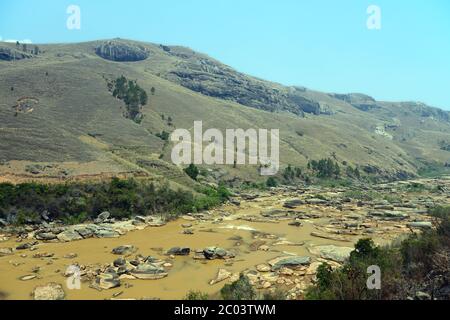 Der Mania Fluss in Madagaskar fließt von den zentralen Bergen in den Mosambik Kanal. Diese Strecke hier ist in der Nähe von Fatita. Stockfoto