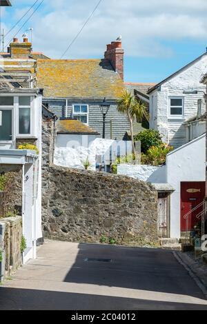 Saint Ives, Cornwall, Großbritannien. Malerische traditionelle Ferienhäuser in St. Ives. Stockfoto
