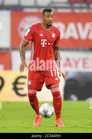 München, 10. Juni 2020 Jerome BOATENG (FCB 17) FC BAYERN MÜNCHEN - EINTRACHT FRANKFURT 2-1 im DFB-Pokal, Saison 2019/2020. © Peter Schatz / Alamy Stock Photos /Lennard Preiss/Witters/ Pool - DFL-BESTIMMUNGEN VERBIETEN DIE VERWENDUNG VON FOTOS als BILDSEQUENZEN und/oder QUASI-VIDEO - Nationale und internationale Nachrichtenagenturen DÜRFEN NUR redaktionell verwendet werden Stockfoto