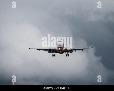 C-Series A220 Abheben am Flughafen Zürich Stockfoto