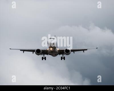 C-Series A220 Abheben am Flughafen Zürich Stockfoto