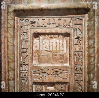 Alte ägyptische Falsche Türstele von Chamberlain Hornakht, Sohn von Mera, Slimestone, Mittleres Königreich, 12. Dynastie (1939-1759 v. Chr.), Ägyptisches Museum, Tur Stockfoto