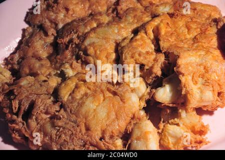 Close-up Crispy Crab Omelett, Gericht beliebtesten Menüs in Thailand . Stockfoto