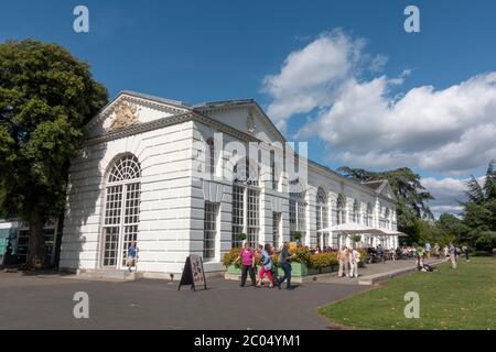 Das Orangery Restaurant im Royal Botanic Gardens, Kew, Richmond upon Thames, England, Großbritannien. Stockfoto