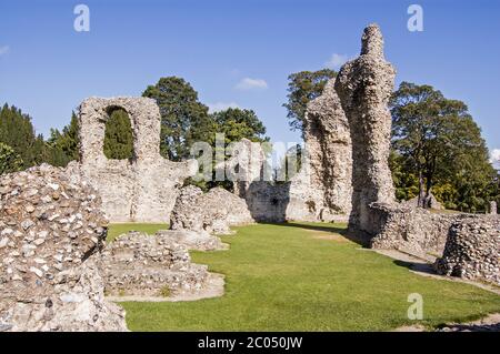 Ruinen der mittelalterlichen Abtei in der Suffolk-Stadt Bury St Edmunds. Stockfoto