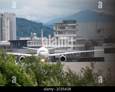 Turkish Cargo Flugzeug rollt bei ZRH Stockfoto