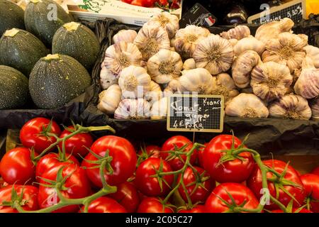 Les Halles (überdachte Markthalle), Dinard, Bretagne, Frankreich Stockfoto