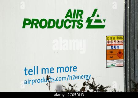 Wasserstofftankstelle (Marke SmartFuel) in einem Supermarkt in Sainsburys in Hendon, London, Großbritannien. Autos und andere Fahrzeuge können mit Gas von Air Products füllen (117) Stockfoto