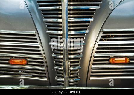 Nahaufnahme eines Old Car's Front Grill Stockfoto