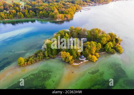 Roseninsel im Starnberger See bei Feldafing im Morgenlicht, Fünfseenland, Luftaufnahme, Oberbayern, Bayern, Deutschland, Europa Stockfoto