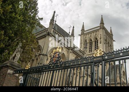 Blick auf die Kapelle des St John's College, Cambridge. Entworfen vom Architekten Sir George Gilbert Scott in den 1860er Jahren. Teil der Universität von Cambri Stockfoto