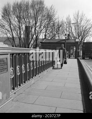 Cleveland Bridge, Bath, über den Fluss Avon, South West Englands, Großbritannien im Jahr 1996 Stockfoto