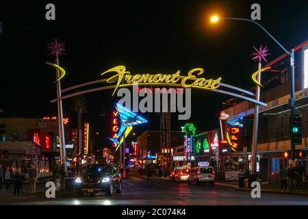 Das Neonschild für den Fremont East District in Las Vegas Stockfoto