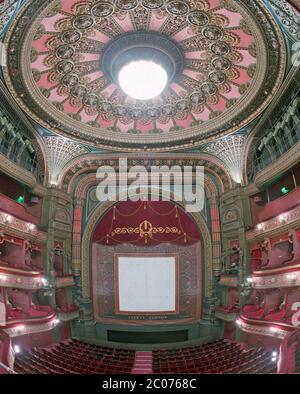 Das Innere des Grand Theatre, Leeds, West Yorkshire, Nordengland, Großbritannien, im Jahr 1996 Stockfoto