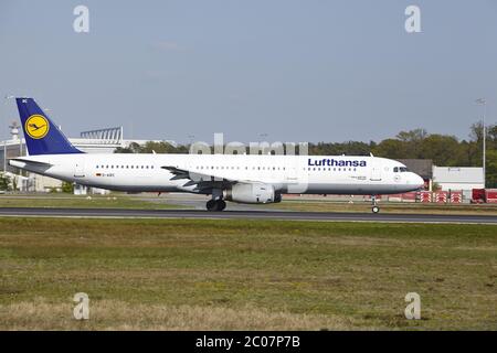 Flughafen Frankfurt - Start einer A321-100 von Lufthansa Stockfoto