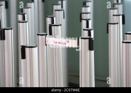 Auswirkung am Flughafen Köln/Bonn Passagerückgang im Zusammenhang mit der weltweiten Verbreitung des Coronavirus. Köln, 14.03.2020 Stockfoto