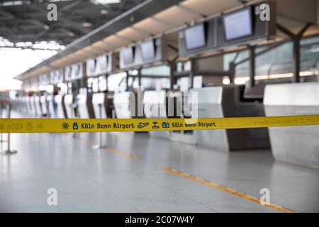 Auswirkung am Flughafen Köln/Bonn Passagerückgang im Zusammenhang mit der weltweiten Verbreitung des Coronavirus. Köln, 14.03.2020 Stockfoto