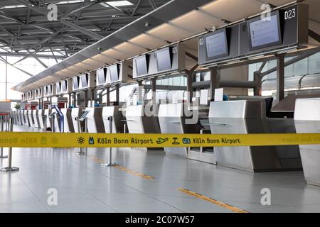 Auswirkung am Flughafen Köln/Bonn Passagerückgang im Zusammenhang mit der weltweiten Verbreitung des Coronavirus. Köln, 14.03.2020 Stockfoto