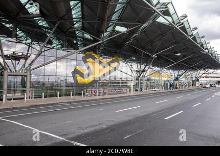 Auswirkung am Flughafen Köln/Bonn Passagerückgang im Zusammenhang mit der weltweiten Verbreitung des Coronavirus. Köln, 14.03.2020 Stockfoto