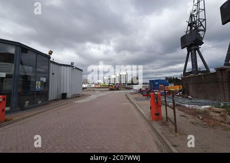 Ein Blick auf die Westferry Druckerei auf der Isle of Dogs, East London. Die £1 Milliarde Westferry Druckgraphik-Sanierung im Osten Londons wurde im Januar von Housing Secretary Robert Jenrick kontrovers genehmigt, gegen die Empfehlung eines Planungsinspektoren. Die Entscheidung wurde seitdem nach einem Rechtsverfahren des Tower Hamlets Council, der Bedenken über die Größe der Entwicklung geäußert hatte, als die Pläne 2018 erstmals vorgelegt wurden, rückgängig gemacht. Stockfoto