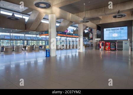 Zu einem vollständigen Erliegen des Personenflugverkehrs im Zusammenhang mit der Corona-Krese am Flughafen Köln/Bonn. Köln, 07.04.2020 Stockfoto