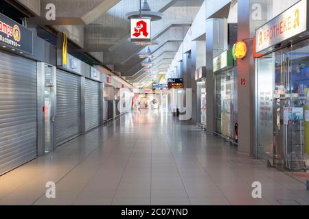 Zu einem vollständigen Erliegen des Personenflugverkehrs im Zusammenhang mit der Corona-Krese am Flughafen Köln/Bonn. Köln, 07.04.2020 Stockfoto