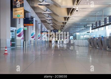 Zu einem vollständigen Erliegen des Personenflugverkehrs im Zusammenhang mit der Corona-Krese am Flughafen Köln/Bonn. Köln, 07.04.2020 Stockfoto