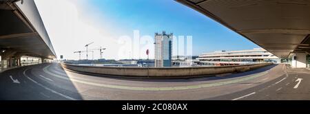 Zu einem vollständigen Erliegen des Personenflugverkehrs im Zusammenhang mit der Corona-Krese am Flughafen Köln/Bonn. Köln, 07.04.2020 Stockfoto