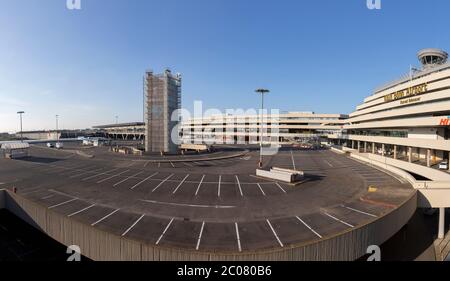 Zu einem vollständigen Erliegen des Personenflugverkehrs im Zusammenhang mit der Corona-Krese am Flughafen Köln/Bonn. Köln, 07.04.2020 Stockfoto