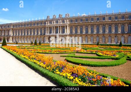 Schloss Versailles (Schloss Versailles). Fassade und Garten. Yvelines Abteilung. Frankreich Stockfoto