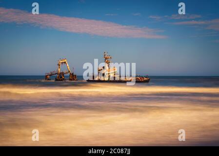 Verlassenes Schiffswrack der gestrandeten Zeila Schiff an der Skelettküste, Namibia Stockfoto