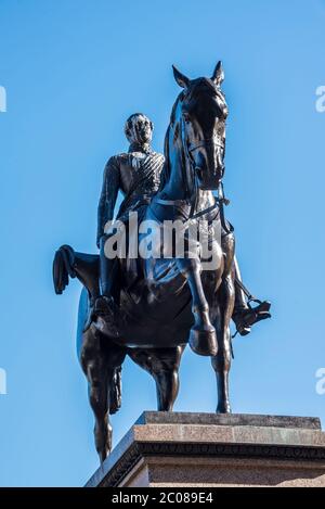 Statue der Königin Victoria zu Pferd auf dem George Square, Glasgow, Schottland Stockfoto