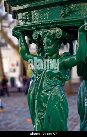 Details der Wallace Fountains von Paris, Frankreich. Entworfen von Charles-Auguste Lebourg, Bildhauer. Stockfoto