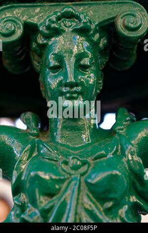 Details der Wallace Fountains von Paris, Frankreich. Entworfen von Charles-Auguste Lebourg, Bildhauer. Stockfoto