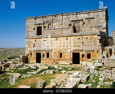 Syrien. Tote Städte. Serjilla. Alte Stadt gegründet ca. 473 n. Chr. und im 7. Jahrhundert n. Chr. aufgegeben. Zweistöckige Hausruinen. (Foto vor dem syrischen Bürgerkrieg). Stockfoto