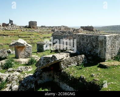 Syrien. Tote Städte. Serjilla. Alte Stadt gegründet ca. 473 n. Chr. und im 7. Jahrhundert n. Chr. aufgegeben. Überreste der Nekropole. (Foto vor dem syrischen Bürgerkrieg). Stockfoto