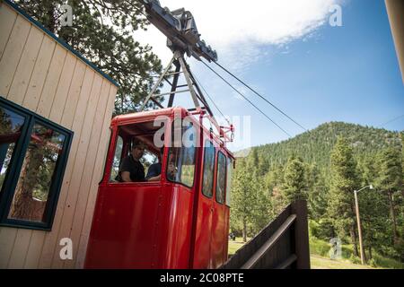 Estes Park ist eine statutarische Stadt in Larimer County, Colorado, USA. Ein beliebtes Sommerresort in der Nähe des Rocky Mountain National Park Stockfoto