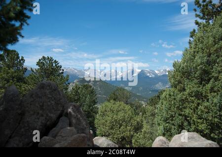 Estes Park ist eine statutarische Stadt in Larimer County, Colorado, USA. Ein beliebtes Sommerresort in der Nähe des Rocky Mountain National Park Stockfoto