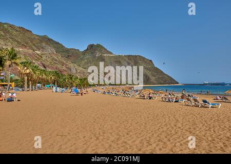 Playa de las Teresita ,Tenerife, Spanien - 15. november 2015: Berühmter Strand Playa de las Teresitas,Tenerife, Kanarische Inseln, Spanien Stockfoto