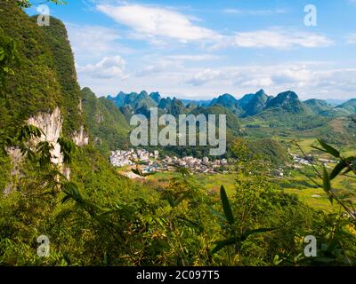 Karstgebirgslandschaft bei Yangshuo, Guilin, China Stockfoto