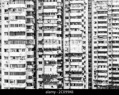 Alte Wohnungen in Wohnblock, Chongqing, China, Detailansicht Stockfoto