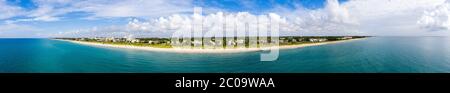 Luftpanorama Delray Beach Florida USA schöne lebendige Sommerfarben Stockfoto