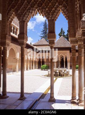 Patio de los Leones (Hof der Löwen), Palacio Nazaries, La Alhambra, Grenada, Provinz Grenada, Andalusien (Andalusien), Königreich Spanien Stockfoto