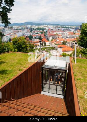 Seilbahn auf den Hügel, wo ist Ljubljana Castle, Slowenien Stockfoto