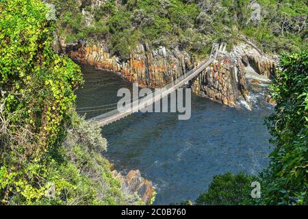Storms River Suspension Bridge am Garden Route (Tsitsikamma) National Park, Südafrika Stockfoto
