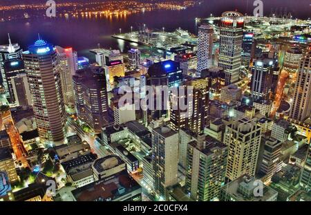 Atemberaubende Aufnahme des Stadtzentrums von Auckland von oben