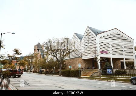 Boulder, Colorado - 27. Mai 2020: Außenansicht der First United Methodist Church in der Nähe der Pearl Street Mall in Boulder County Stockfoto