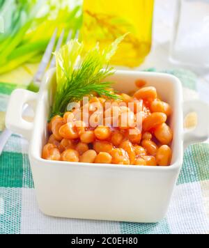 weiße Bohnen mit Tomatensauce Stockfoto