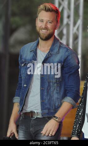 Manhattan, Vereinigte Staaten Von Amerika. Dezember 2008. NEW YORK, NY - SEPTEMBER 30: Charles Kelley, Hilary Scott und Dave Haywood spielen auf NBC's "Today" bei der NBC's TODAY Show am 30. September 2014 in New York, New York Lady A ist eine amerikanische Country-Musik-Gruppe, die 2006 in Nashville, Tennessee gegründet wurde. Die Gruppe besteht aus Hillary Scott, Charles Kelley und Dave Haywood Menschen: Hillary Scott, Charles Kelley, Dave Haywood Kredit: Storms Media Group/Alamy Live News Stockfoto
